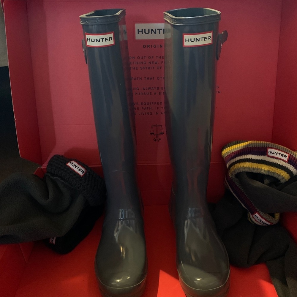 Glossy graphite Hunter rain boots